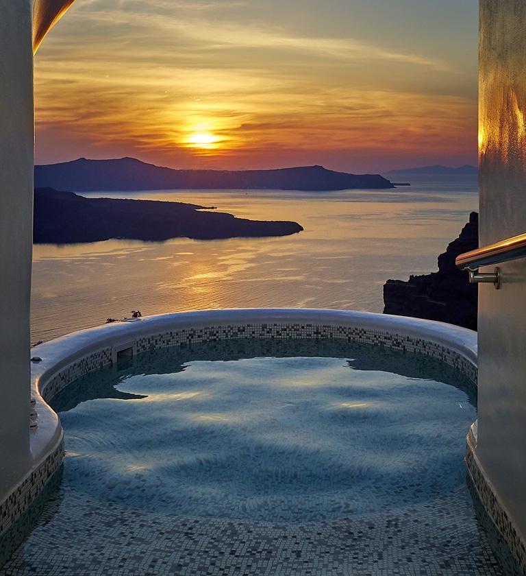 ΟΠΟΥ ΤΟ ΚΥΡΟΣ ΣΥΝΑΝΤΑ ΤΗΝ ΑΠΑΡΑΜΙΛΛΗ ΠΟΛΥΤΕΛΕΙΑ